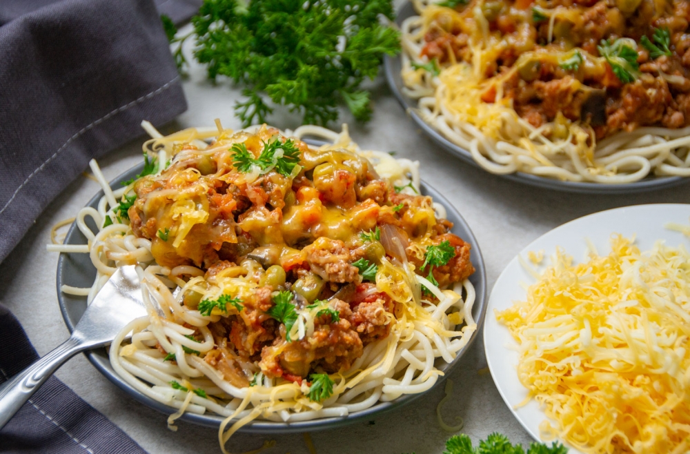 Spaghetti with beef and vegetable mince