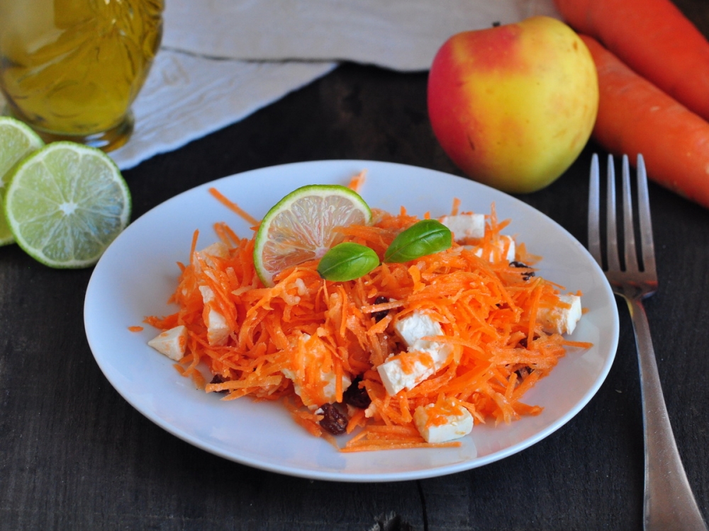 Carrot and raisin salad