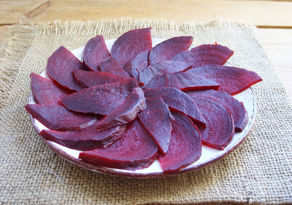 Beetroot and chicken salad