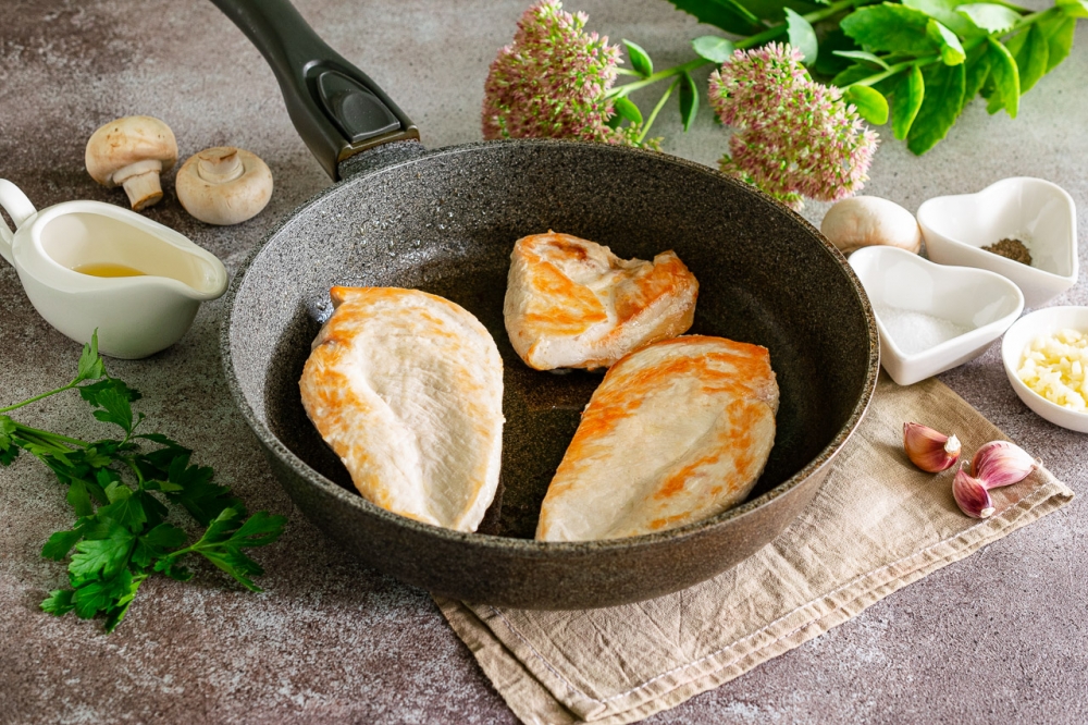 Easy creamy mushroom chicken recipe for dinner